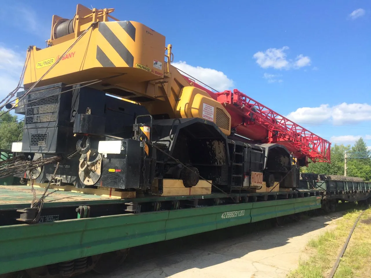 Железнодорожная перевозка автокрана Palfinger Sany